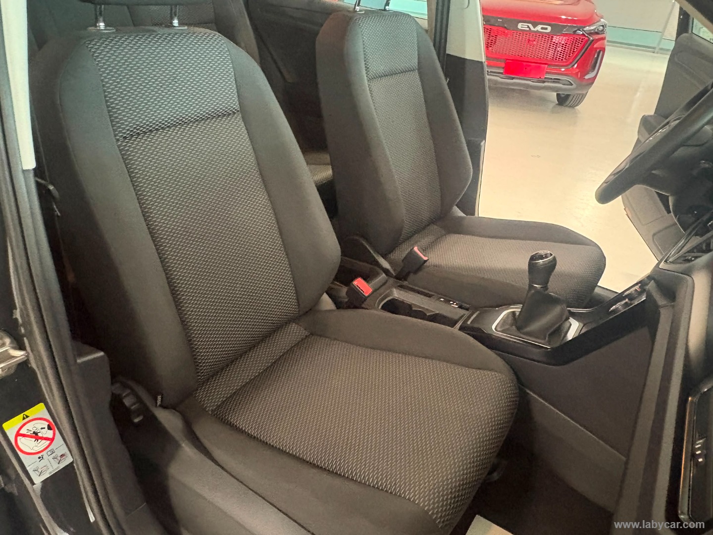 T-Roc 1.6 TDI SCR Business BlueMot.Tech. - immagine 15