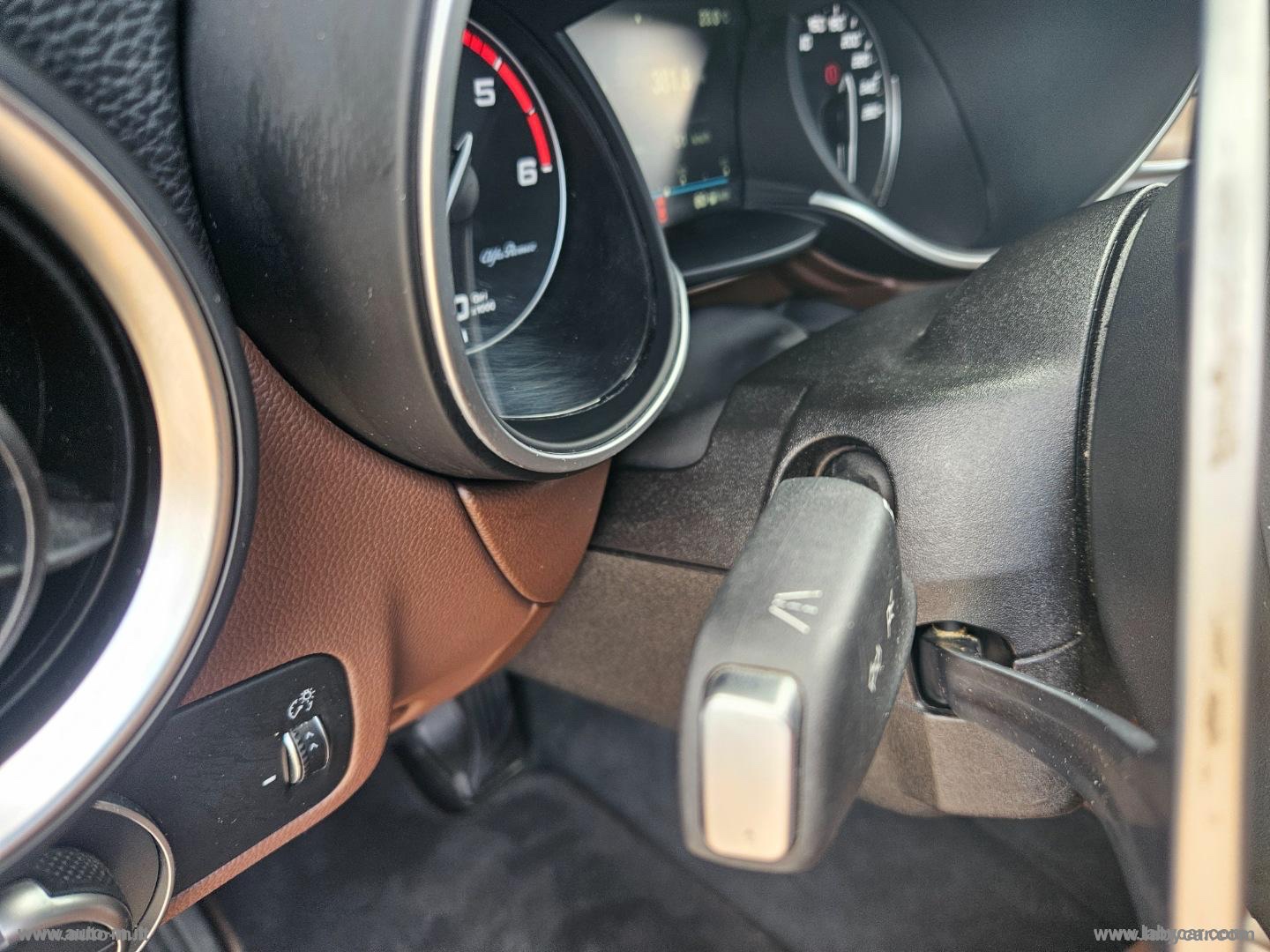 Stelvio 2.2 T.diesel 210 CV AT8 Q4 Exec. - immagine 15
