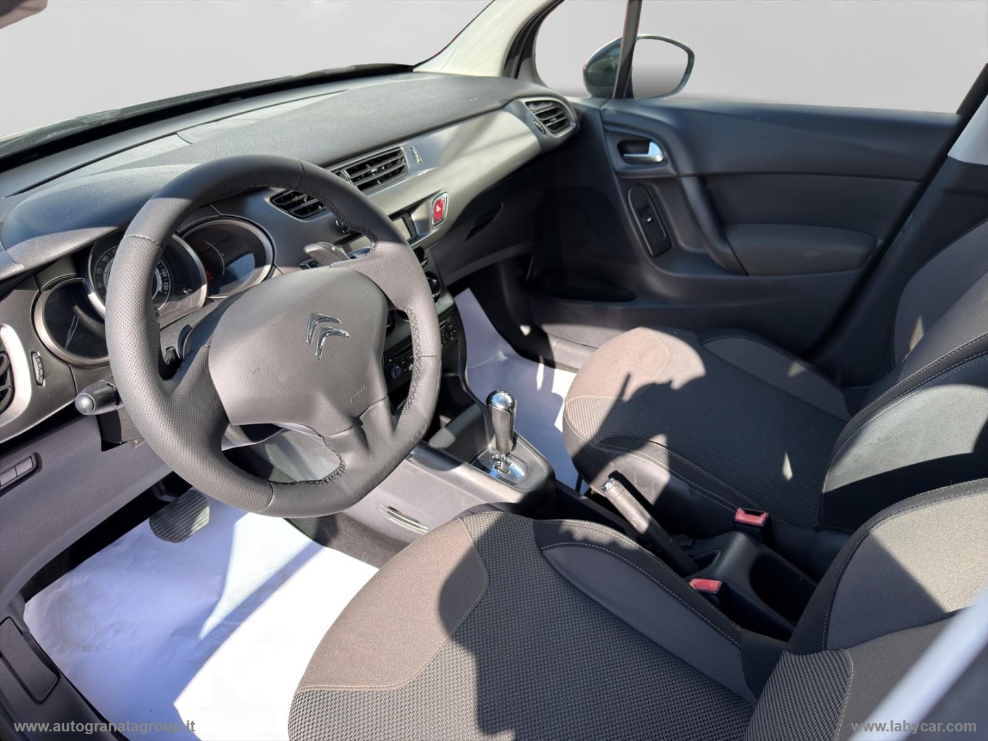 C3 1.4 HDi 70 Exclusive CAMBIO AUTOMATICO! - immagine 15