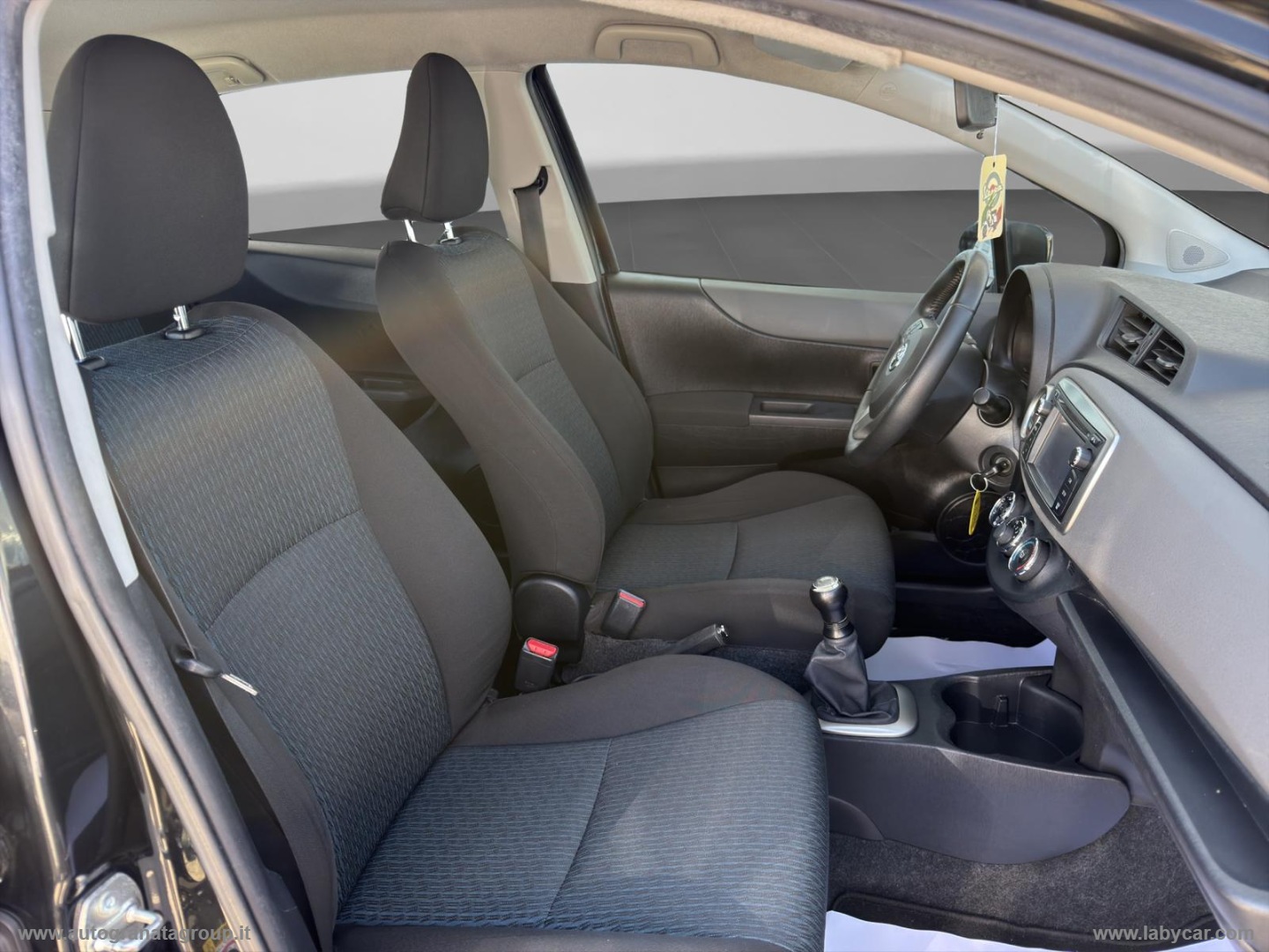 Yaris 1.0 5p. Lounge SOLI 138.000 KM !!! - immagine 15