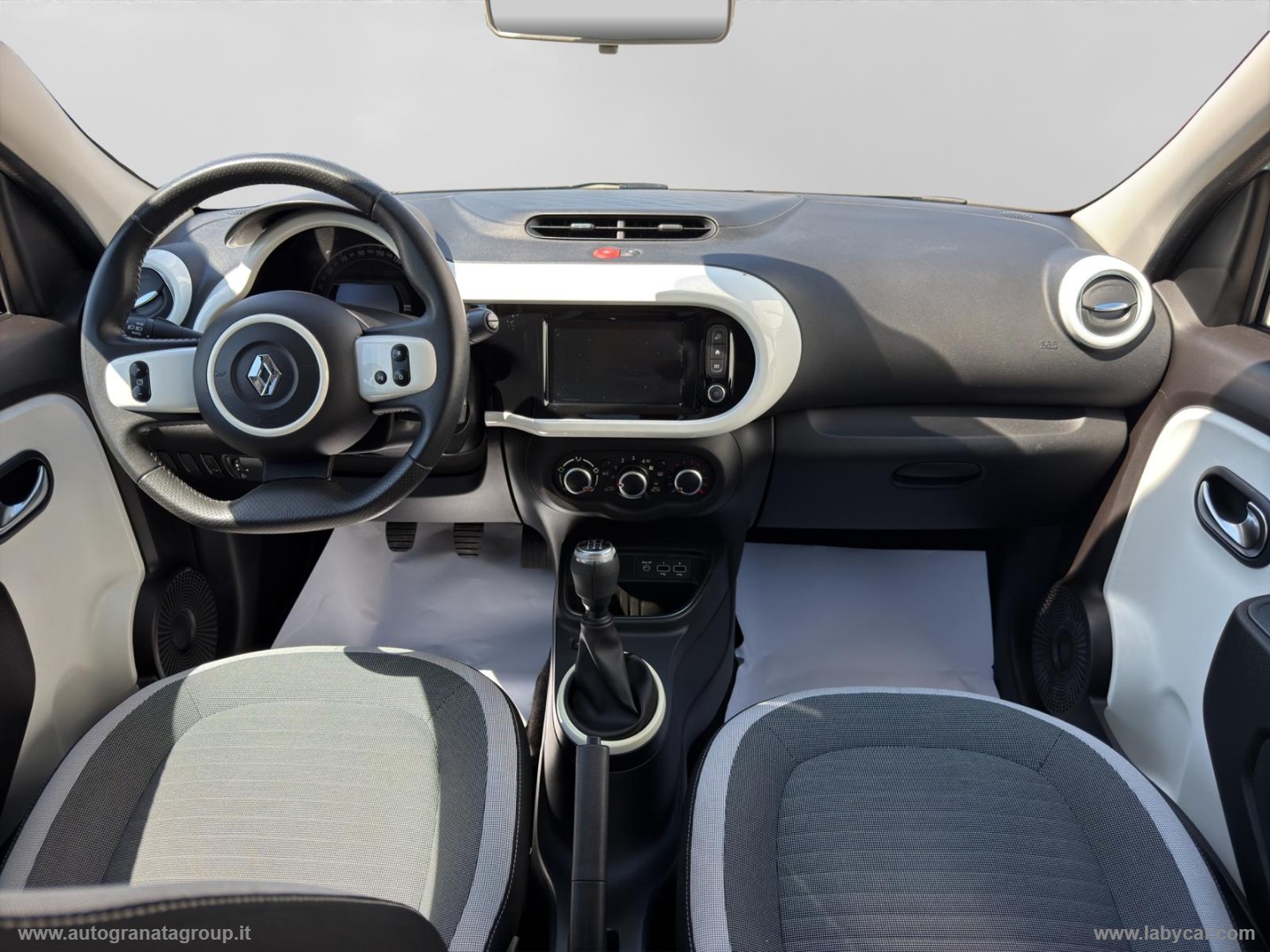 Twingo SCe 65 CV Intens PARI NUOVO! - immagine 15