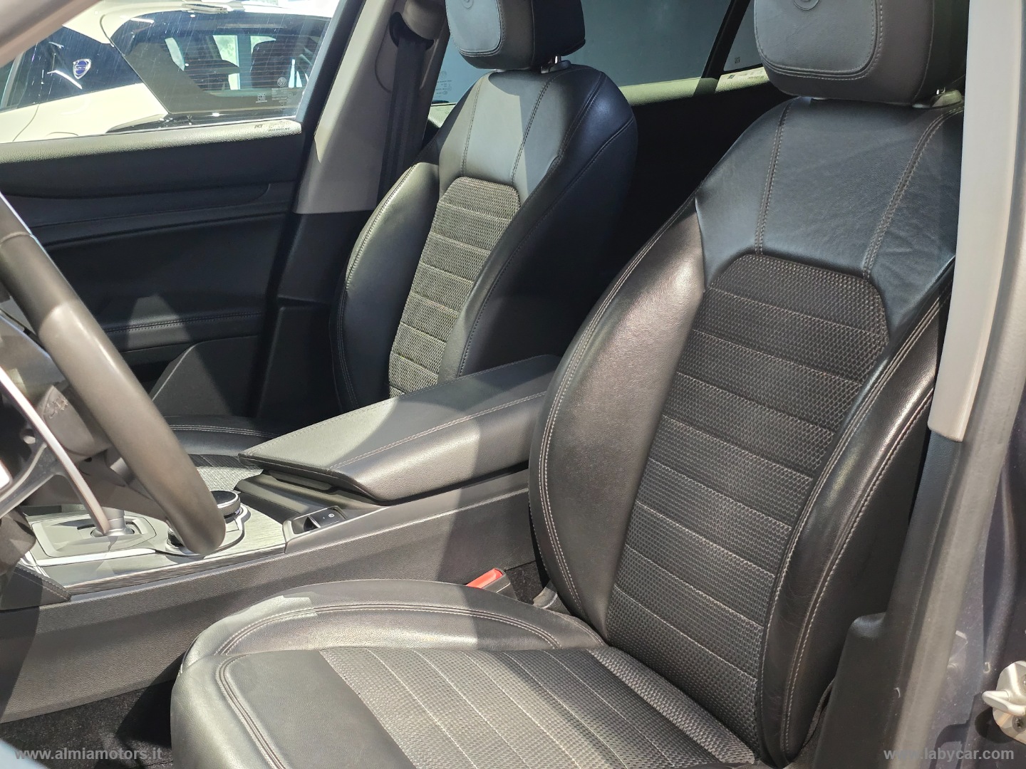 Stelvio 2.2 T.diesel 180CV AT8 RWD Exec. - immagine 15