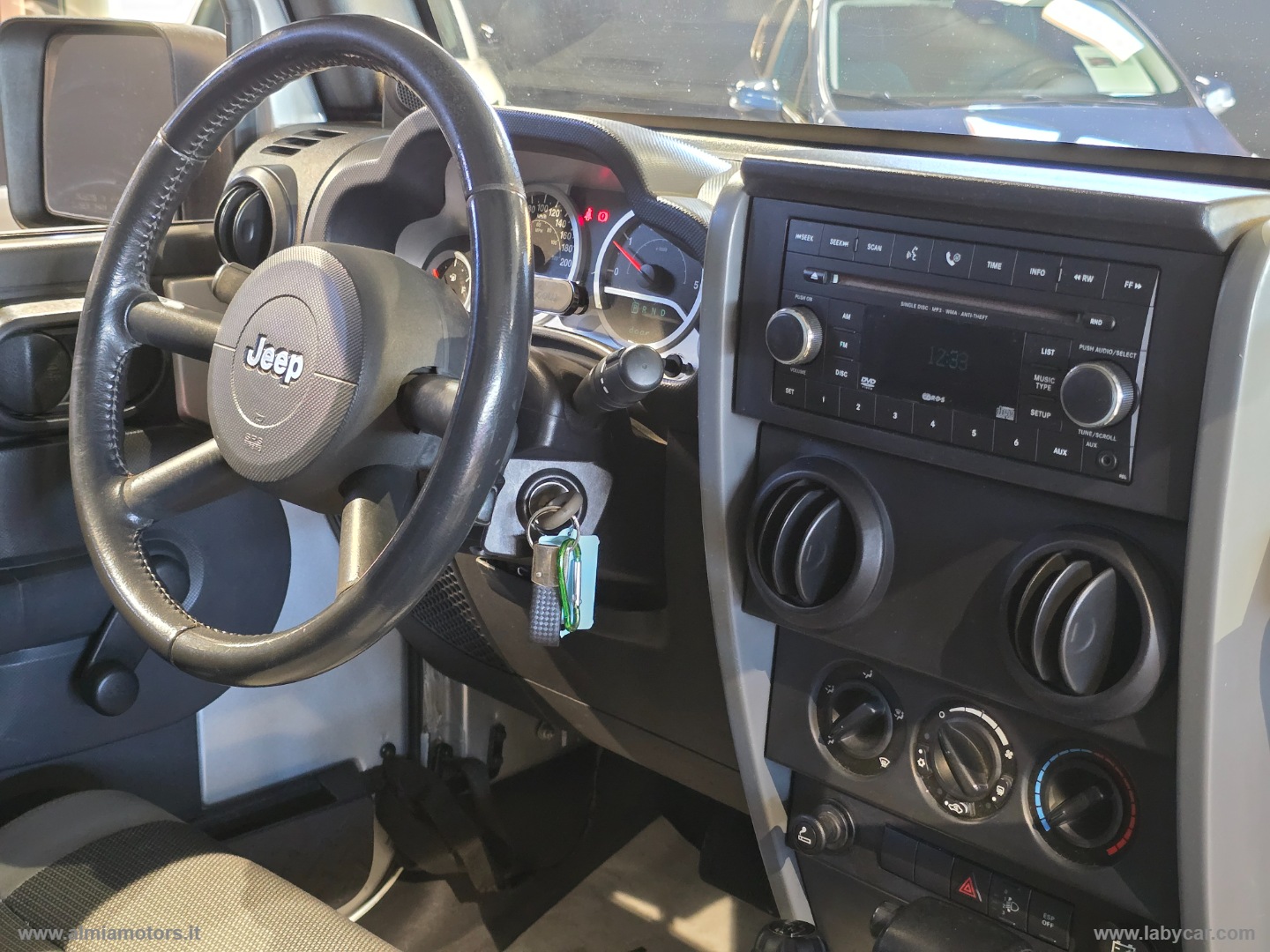 Wrangler Unlimited 2.8 CRD Sport Auto - immagine 15