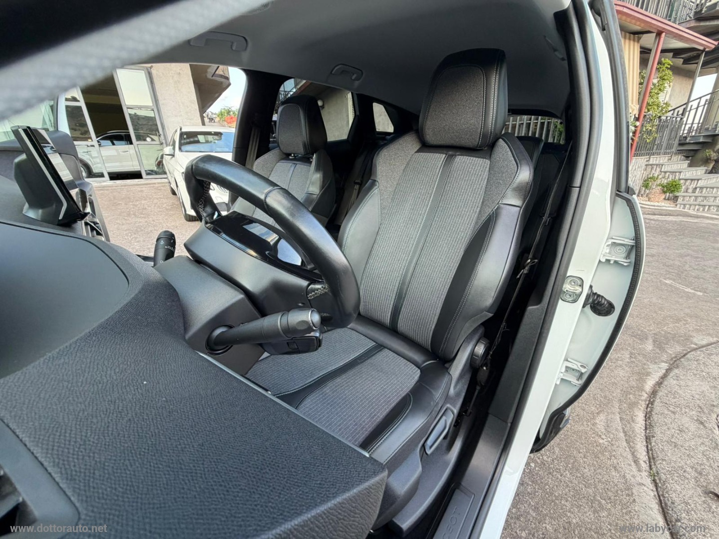 3008 BlueHDi 130 S&S Allure Pack - immagine 15