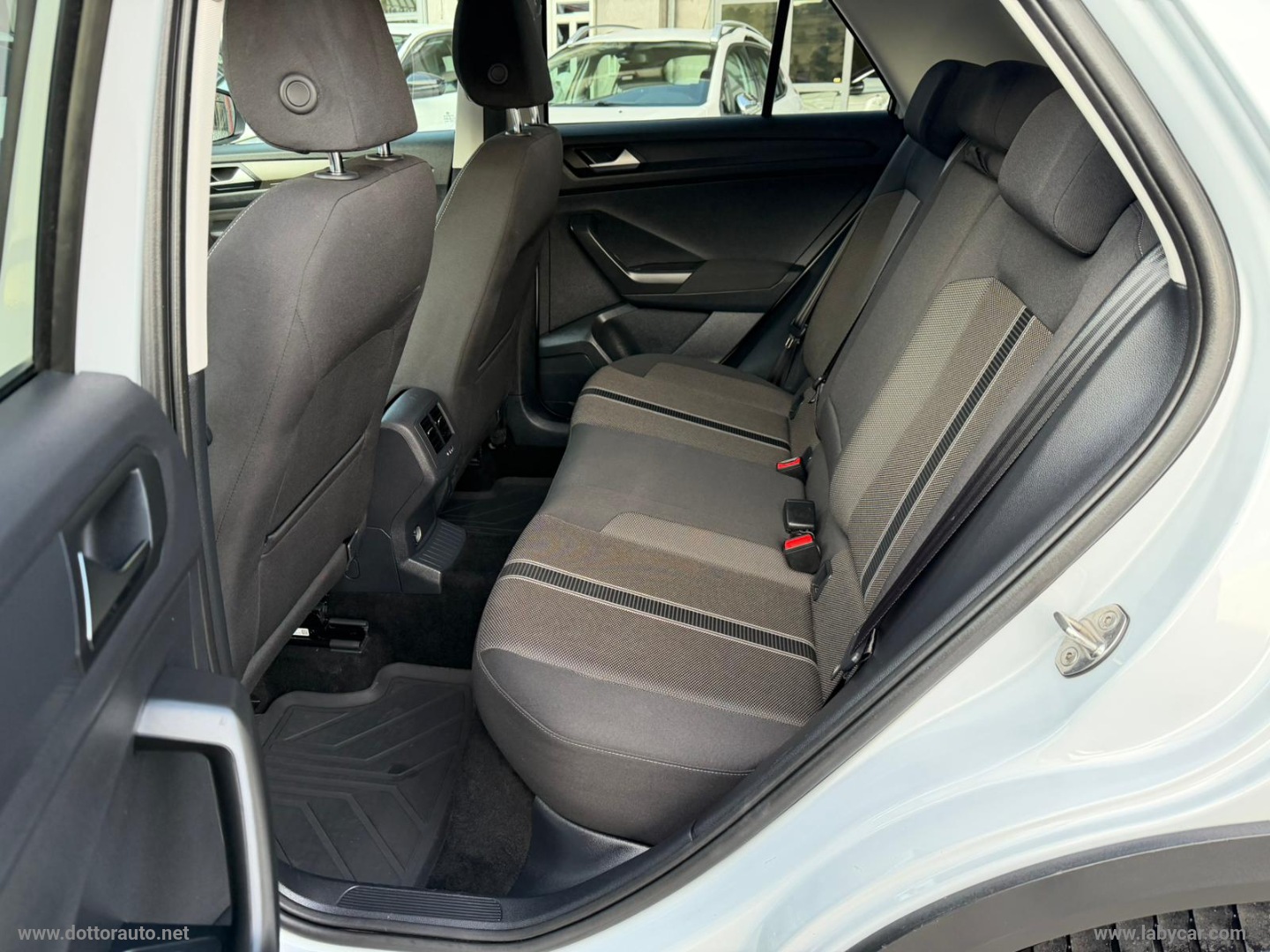 T-Roc 1.6 TDI SCR Advanced BlueMot.Tech. - immagine 15