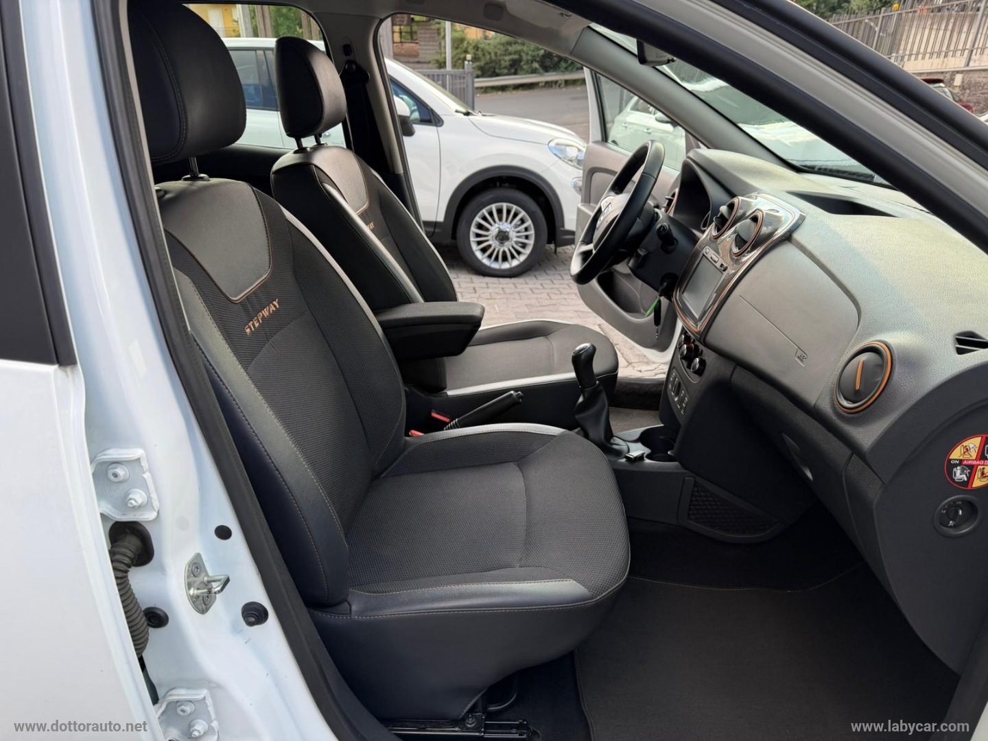 Sandero Stepway 1.5 dCi 8V 90 CV S&S - immagine 15