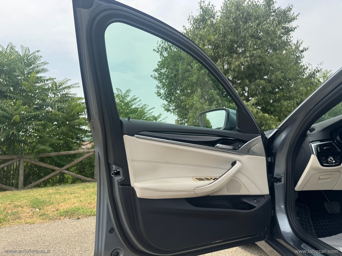 520d xDrive Touring Luxury - immagine 15