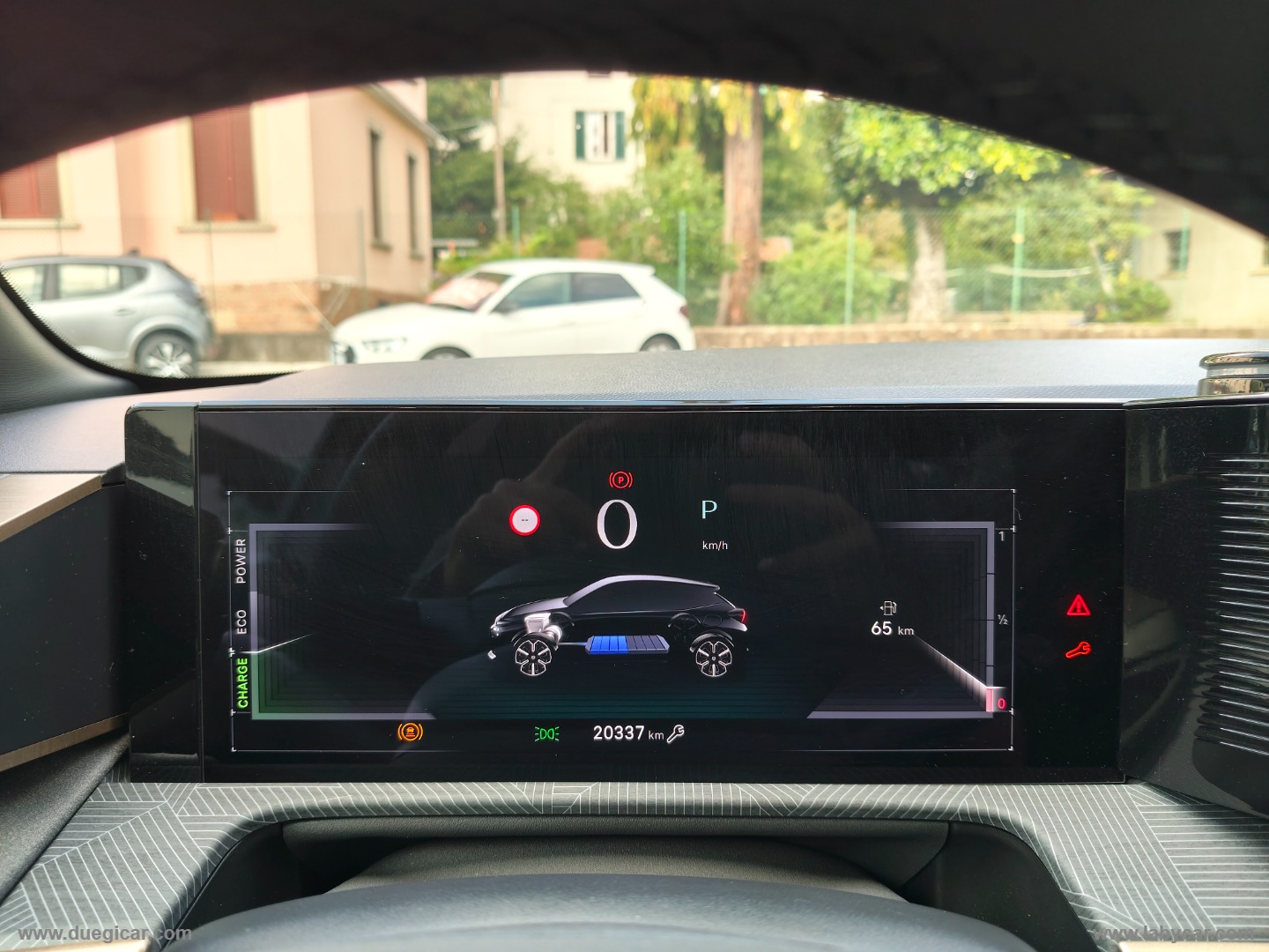 Ypsilon Hybrid e-DCT LX - immagine 15