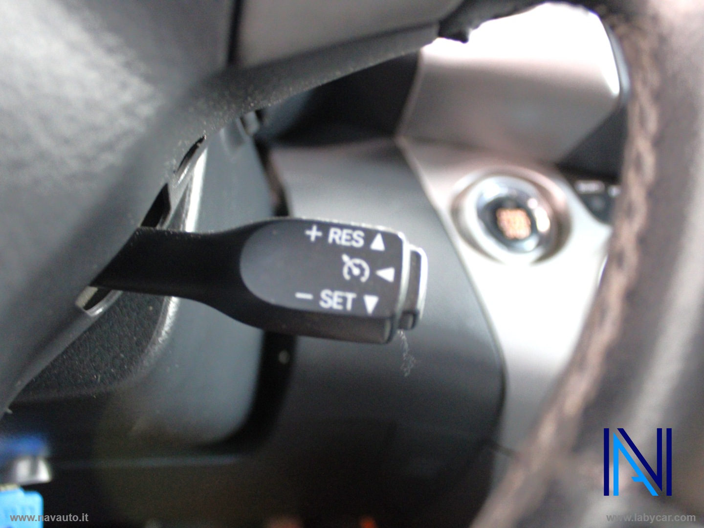 RAV4 2.2 D-4D 177 CV Luxury - immagine 15