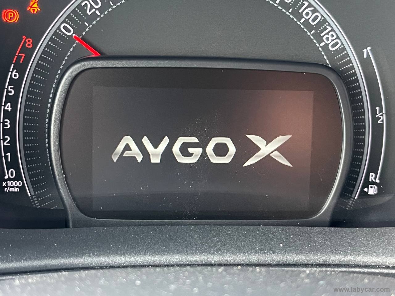 Aygo X 1.0 VVT-i 72 CV 5p. Lounge S-CVT - immagine 15