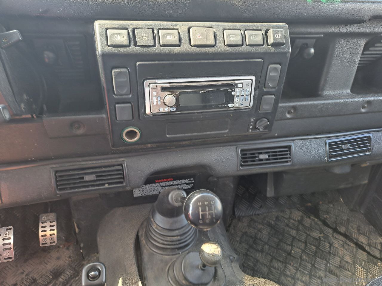Defender 90 2.5 Td5 Station Wagon S - immagine 15