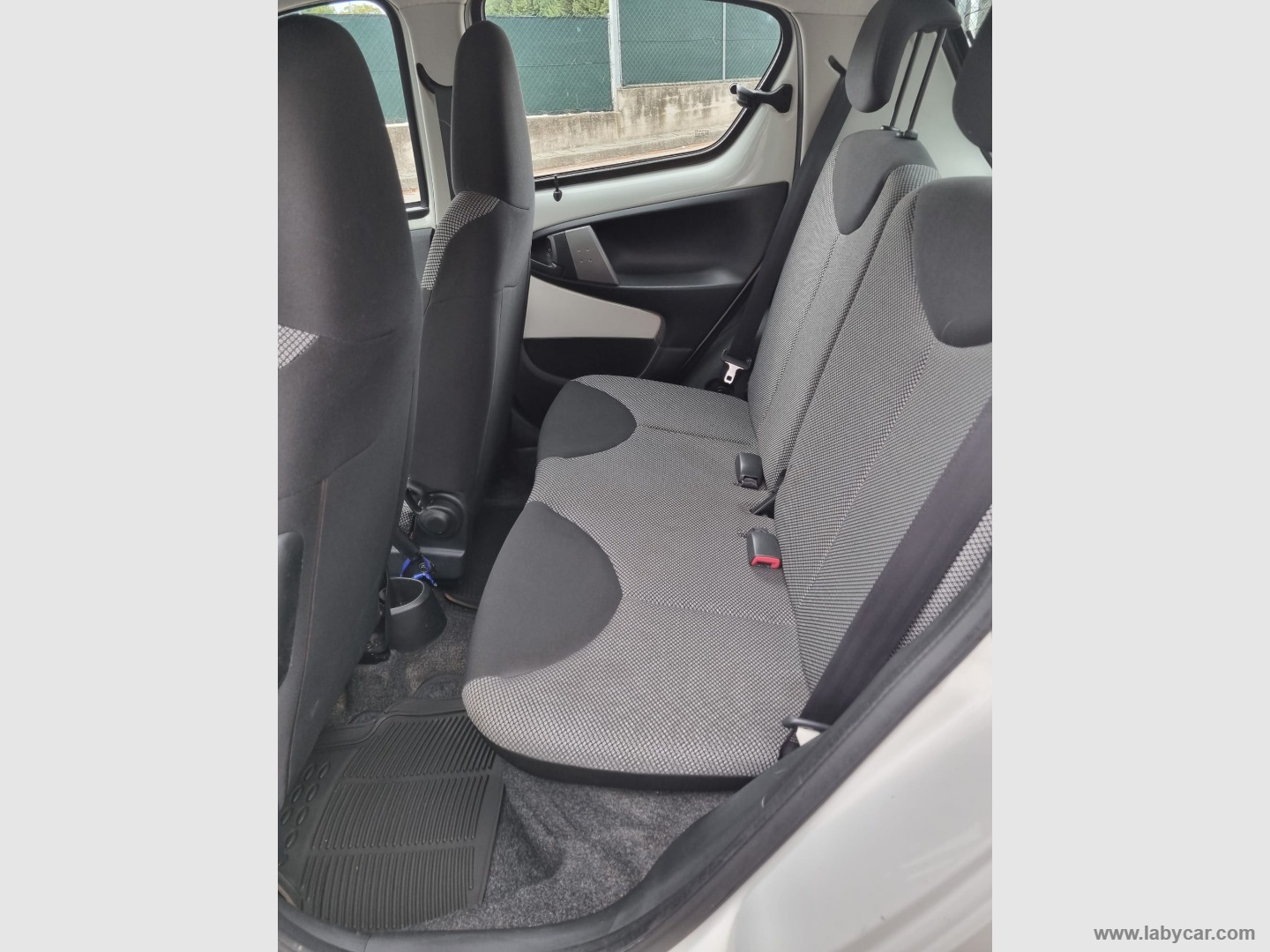 Aygo 1.0 12V VVT-i 5p. Lounge MMT - immagine 15