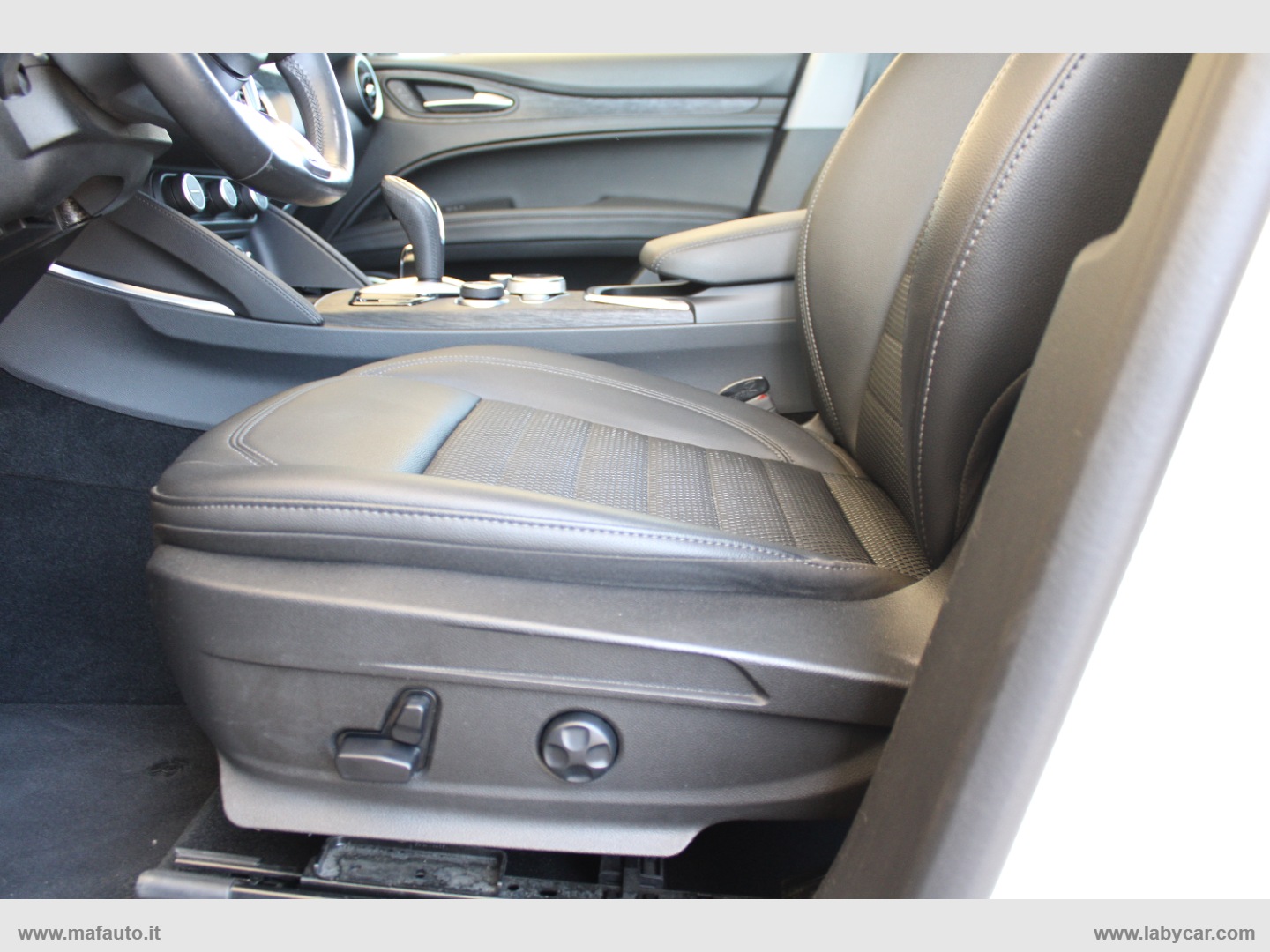 Stelvio 2.2 T.diesel 190 CV AT8 Q4 Exec. - immagine 16