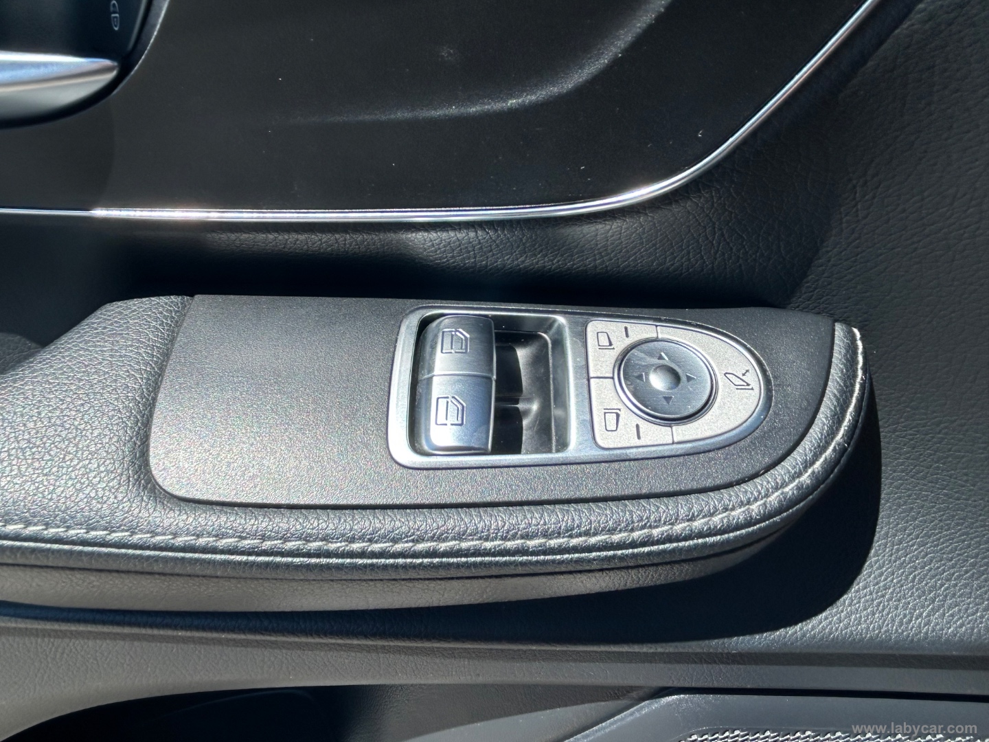 V 250 d Aut. Sport Extralong - immagine 16