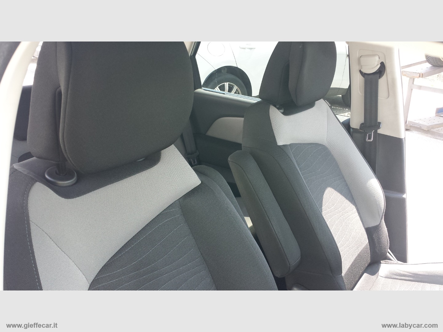 C4 Picasso 1.6 e-HDi 115 Exclusive - immagine 16