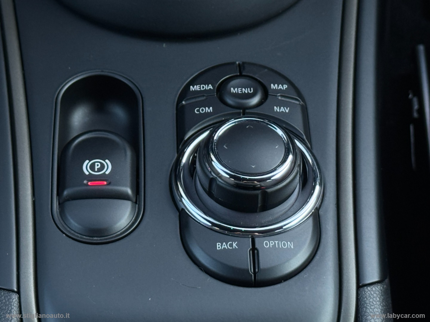Mini Cooper D Essential Countryman - immagine 16