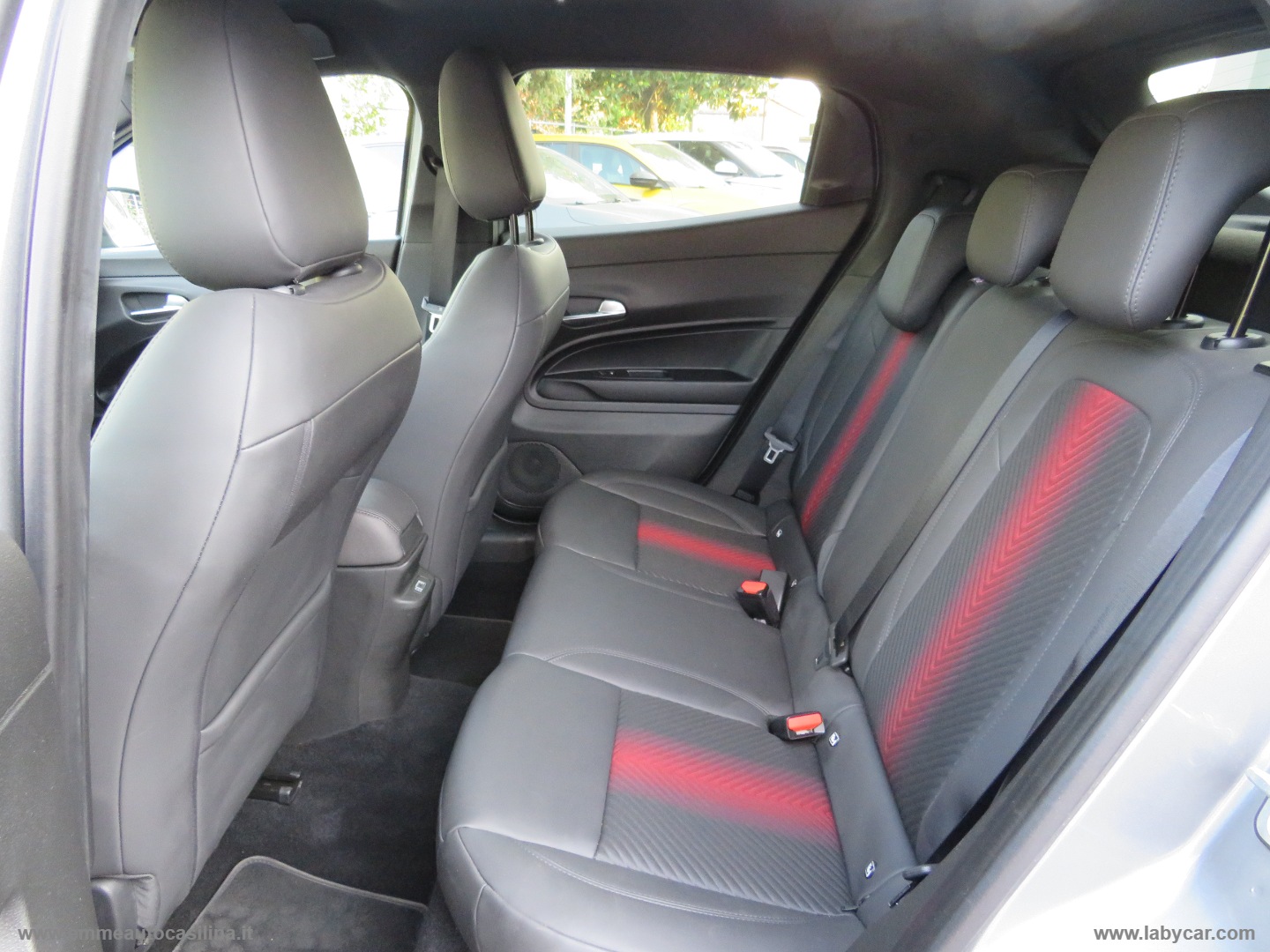 Junior 1.2 136 CV Hybrid eDCT6 Speciale - immagine 16