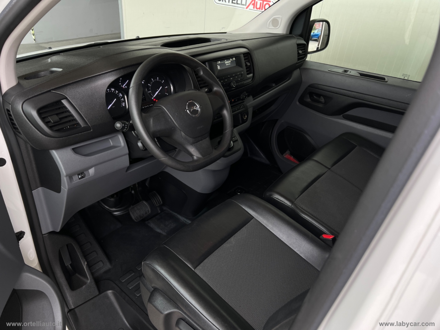 Vivaro 2.0D180S&S AT8 PL-TN M Fur. Enjoy + IVA - immagine 16