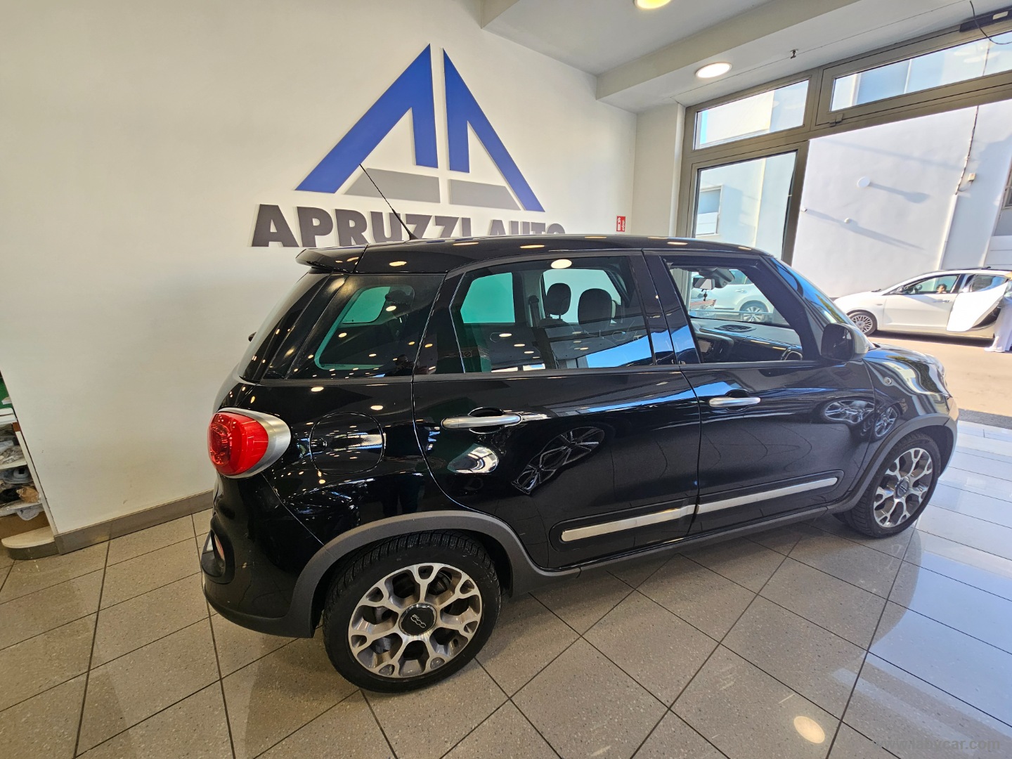 500L 1.3 MJT 95 CV Trekking - immagine 16