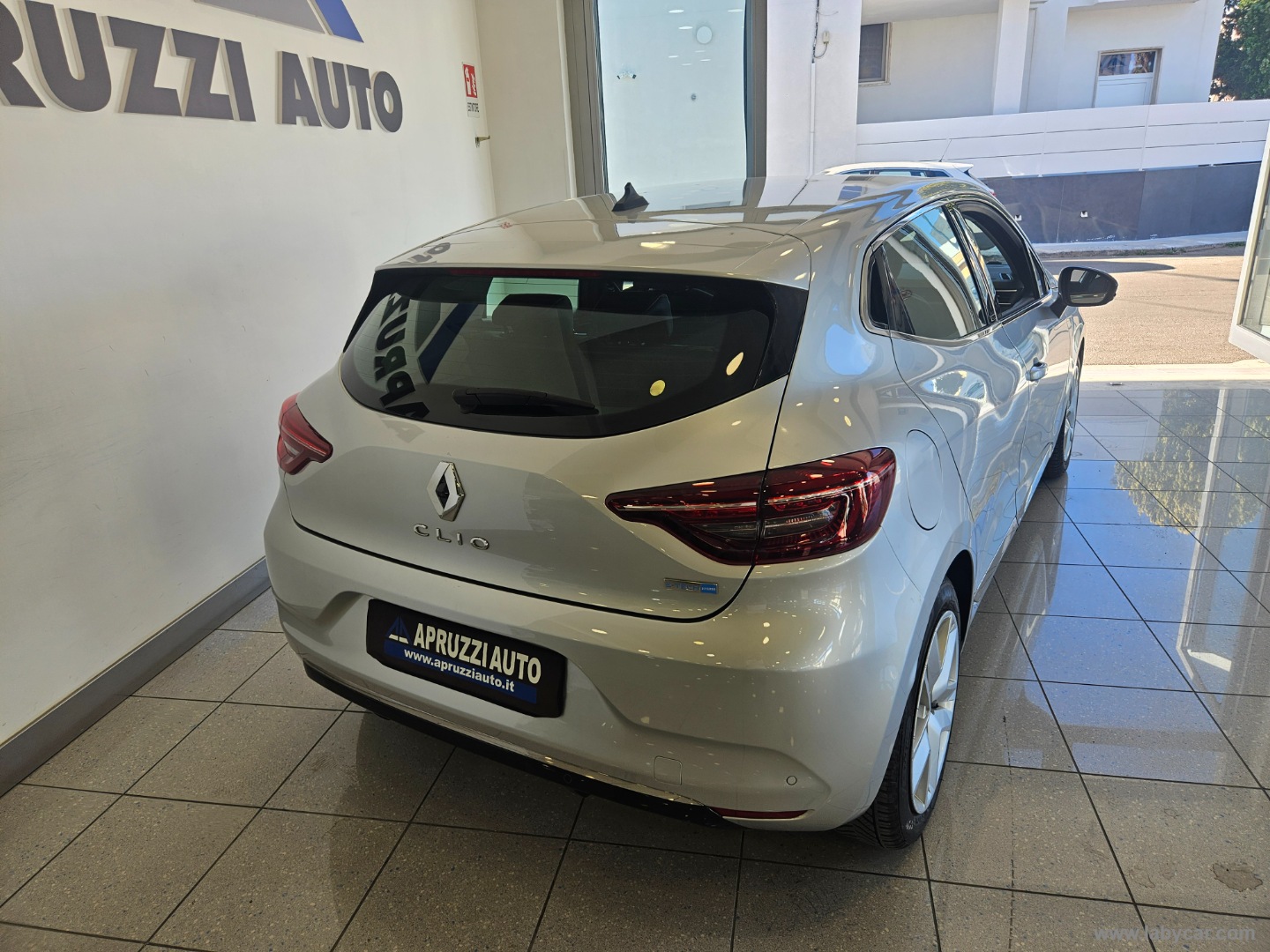 Clio Hybrid E-Tech 140 CV 5p. E-Tech - immagine 16