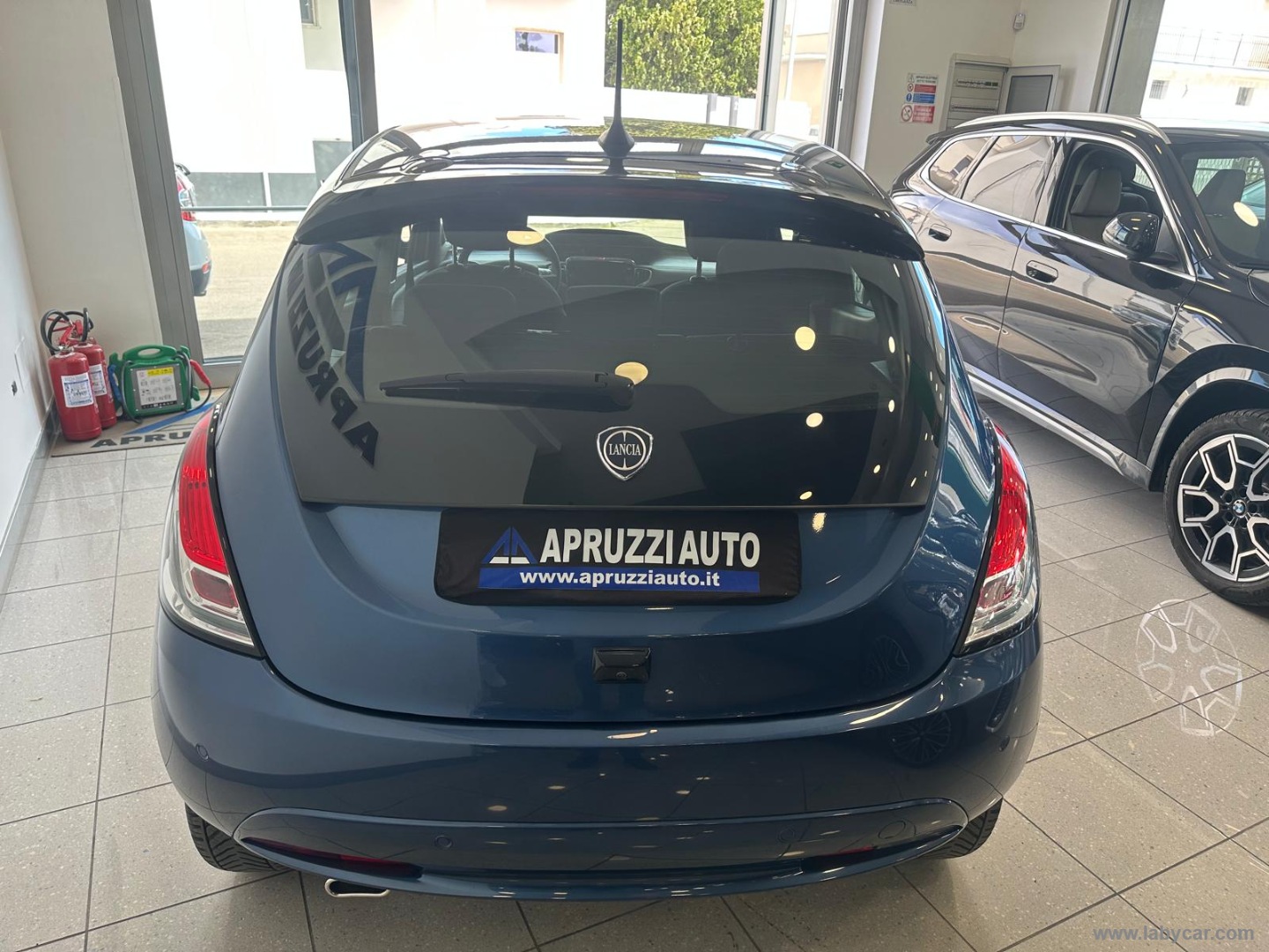 Ypsilon 1.0 FireFly 5p.S&S Hyb. Platino - immagine 16