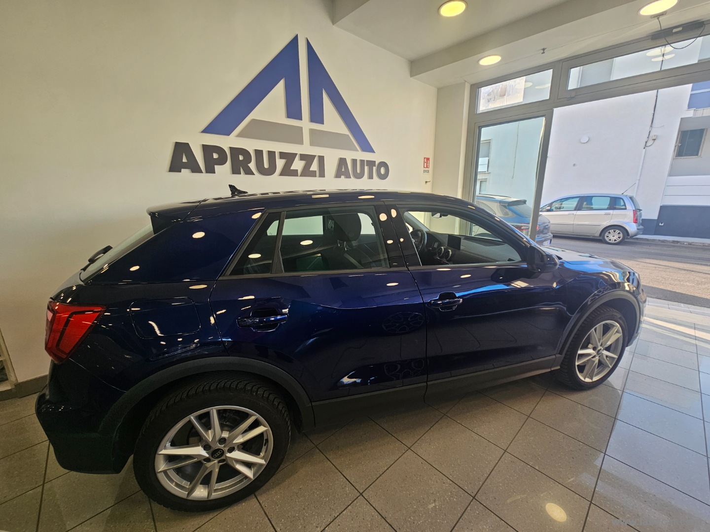 Q2 35 TDI S tronic Business - immagine 16
