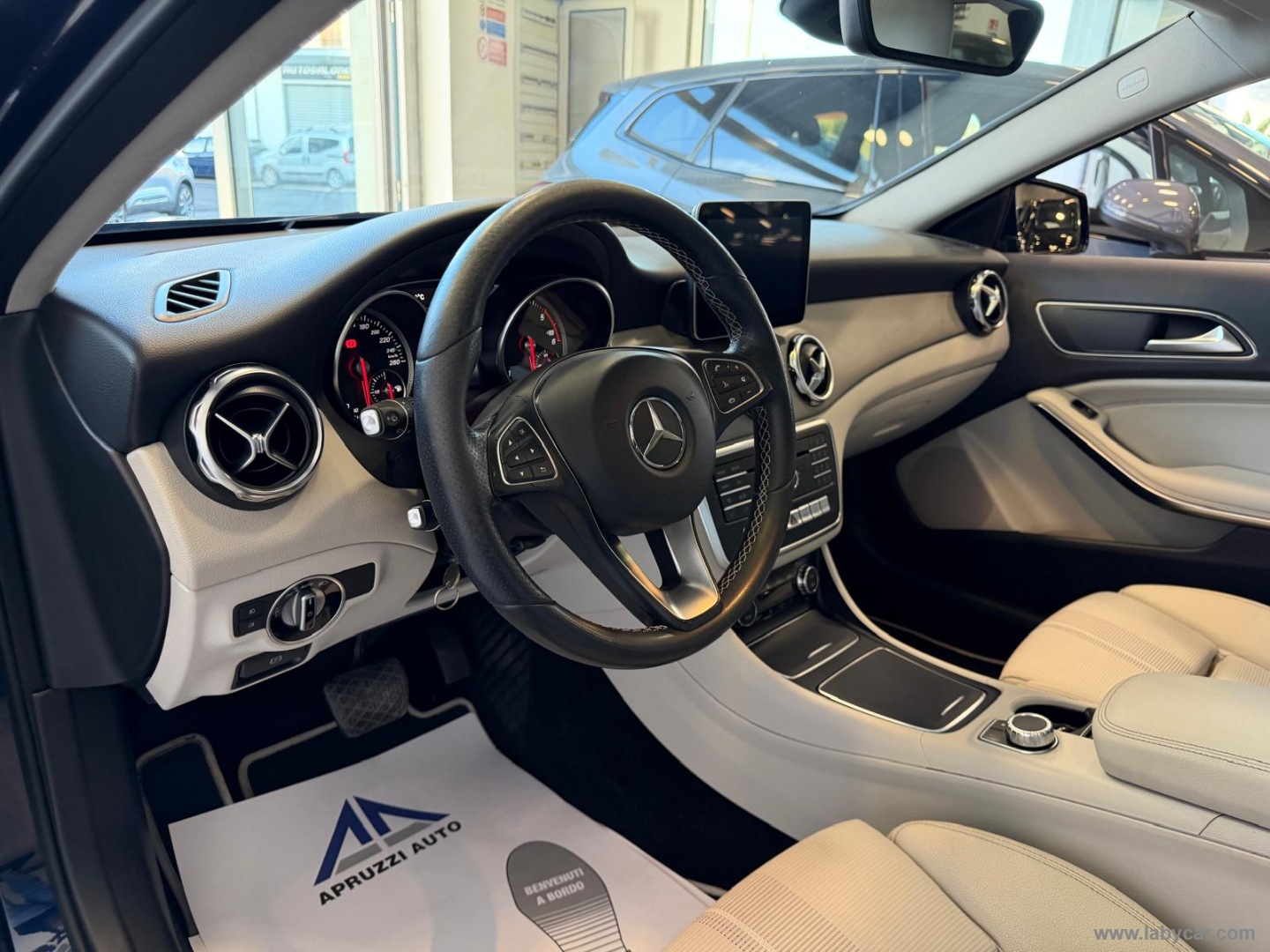 GLA 200 d Automatic Sport - immagine 16