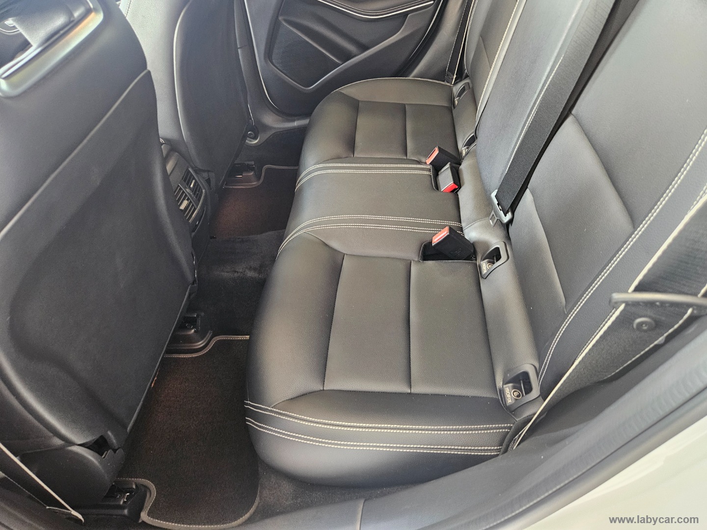 GLA 200 d Automatic 4Matic Premium - immagine 16