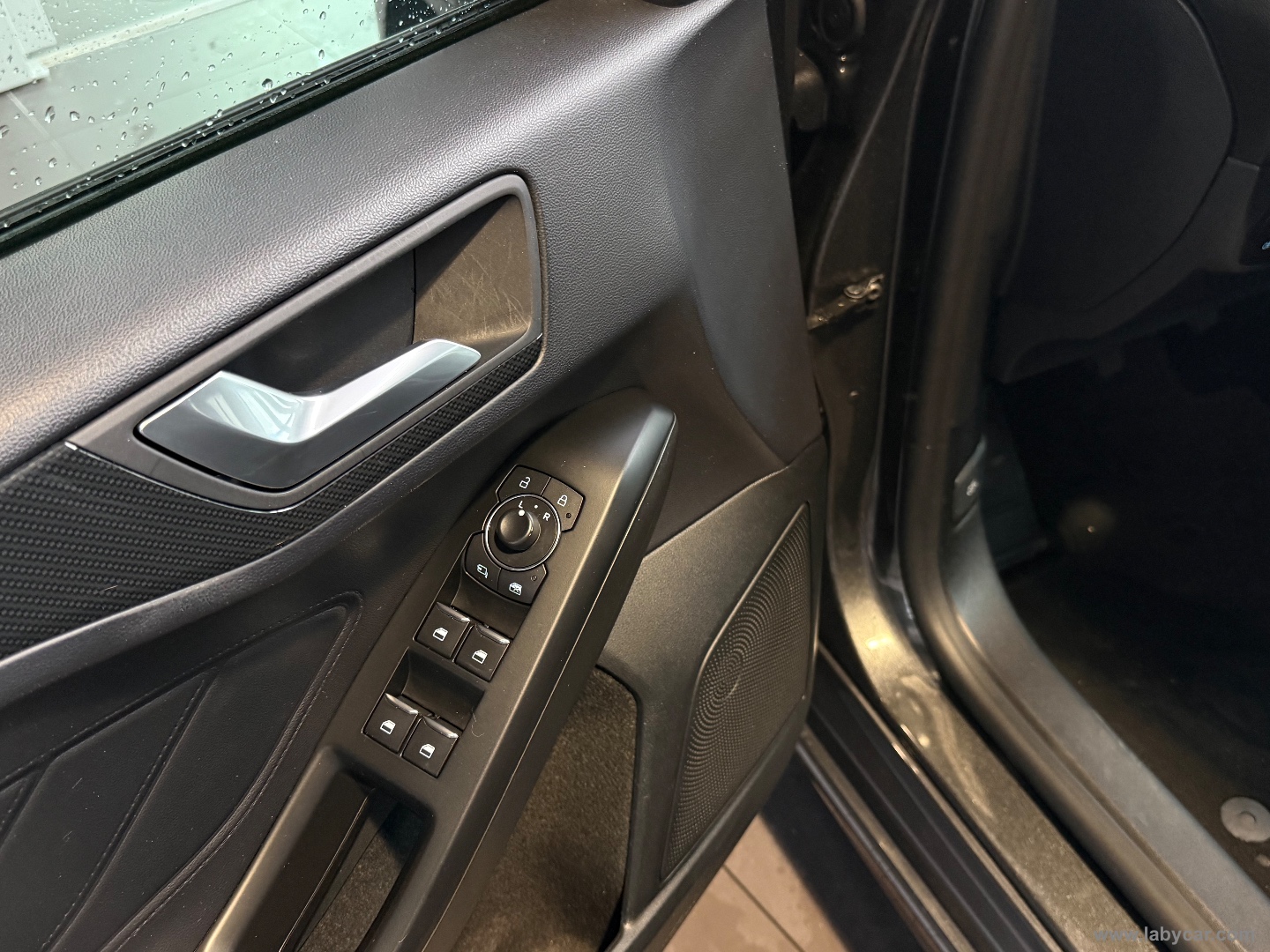 Focus 1.5 EcoBlue 120CV 5p. ST Line - immagine 16