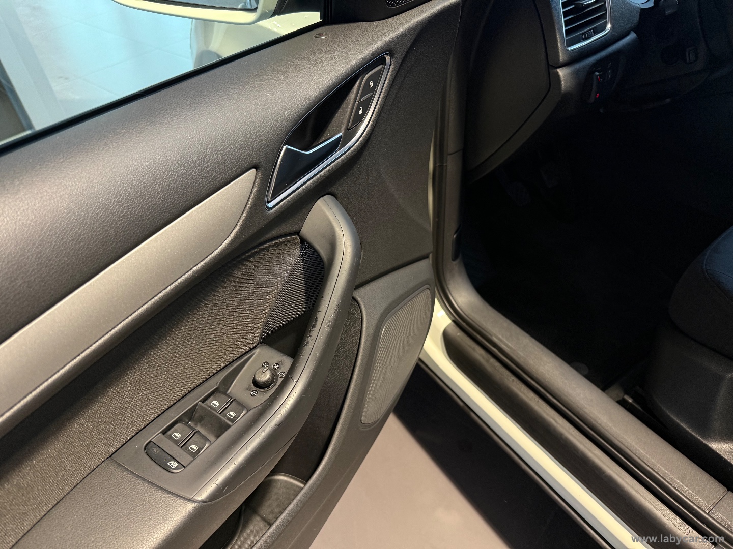 Q3 2.0 TDI quattro TETTO APRIBILE - immagine 16