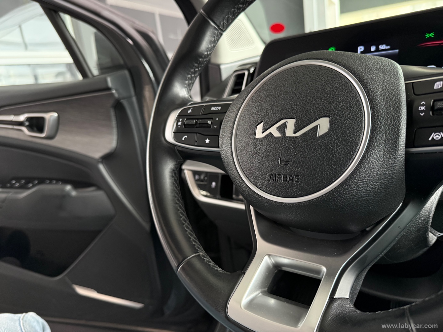 Sportage 1.6 CRDi MHEV DCT Business - immagine 16