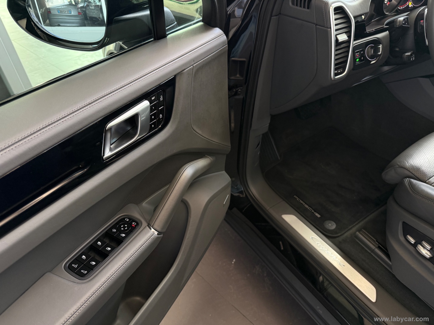 Cayenne Coupè 3.0 V6 - immagine 16