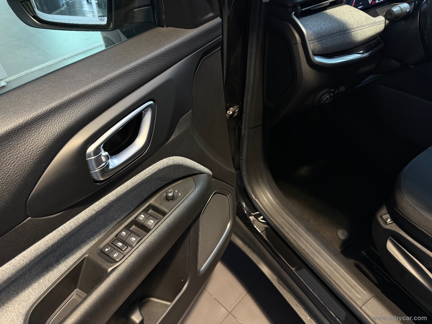 Compass 1.6 Mjt II 2WD Business - immagine 16
