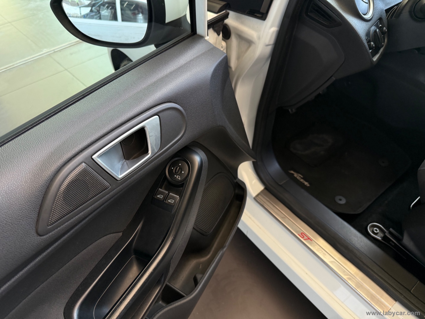 Fiesta 1.5 TDCi 95 CV 5p. ST-Line - immagine 16