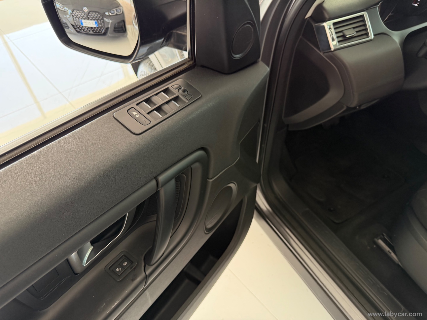 Discovery Sport 2.0 TD4 150 CV Pure - immagine 16