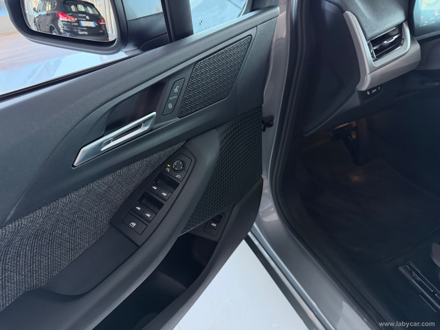 218d Active Tourer Luxury - immagine 16