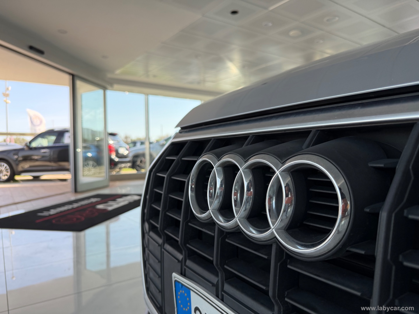 Q3 35 TDI S tronic Business - immagine 16