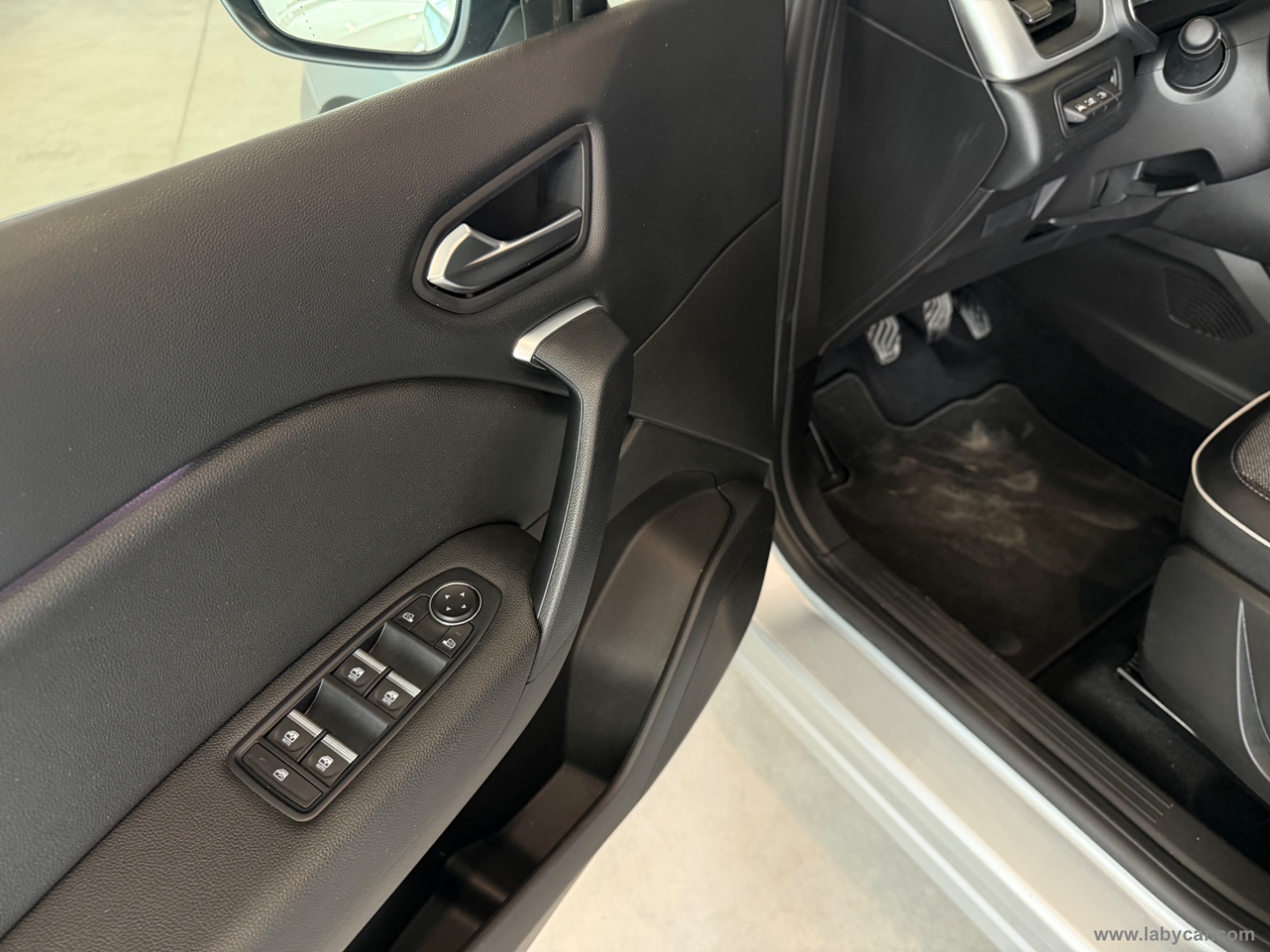 Captur TCe 12V 90 CV Zen - immagine 16