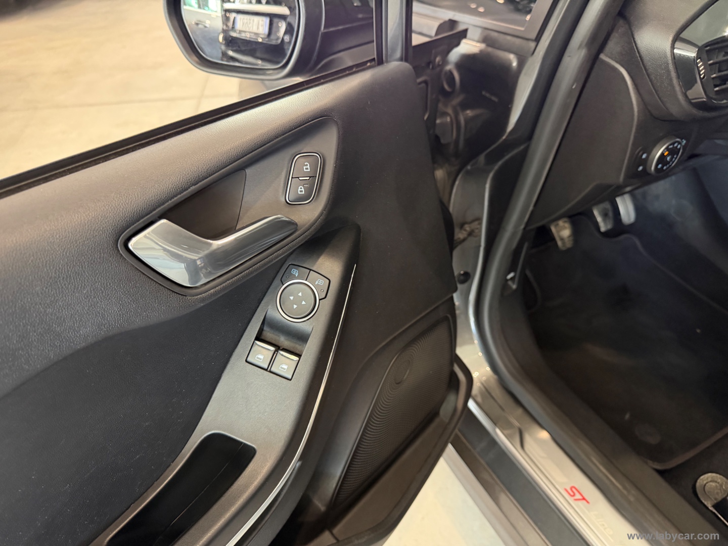 Fiesta 1.0 Ecoboost 100 CV 5p. ST-Line - immagine 16