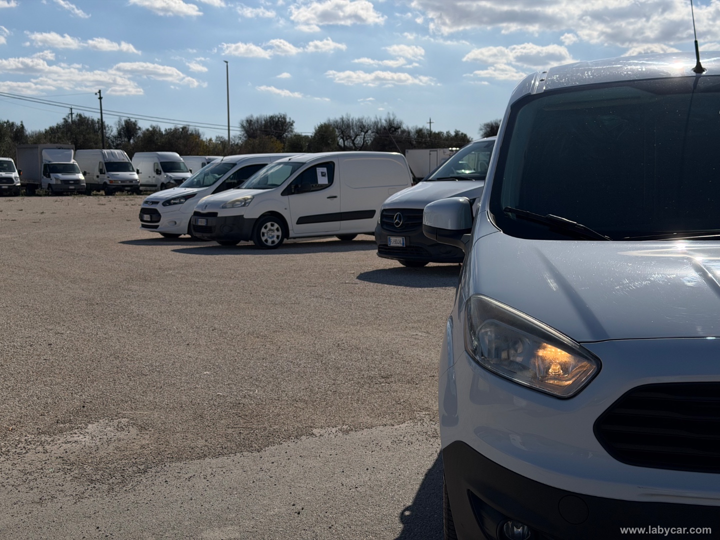 Transit Courier 1.5 TDCi 75CV Van Entry - immagine 16