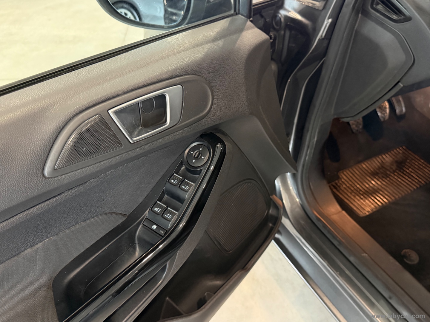 Fiesta 1.5 TDCi 75 CV 5p. Business - immagine 16