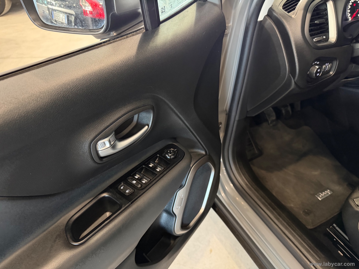 Renegade 1.6 Mjt 130CV Limited - immagine 16