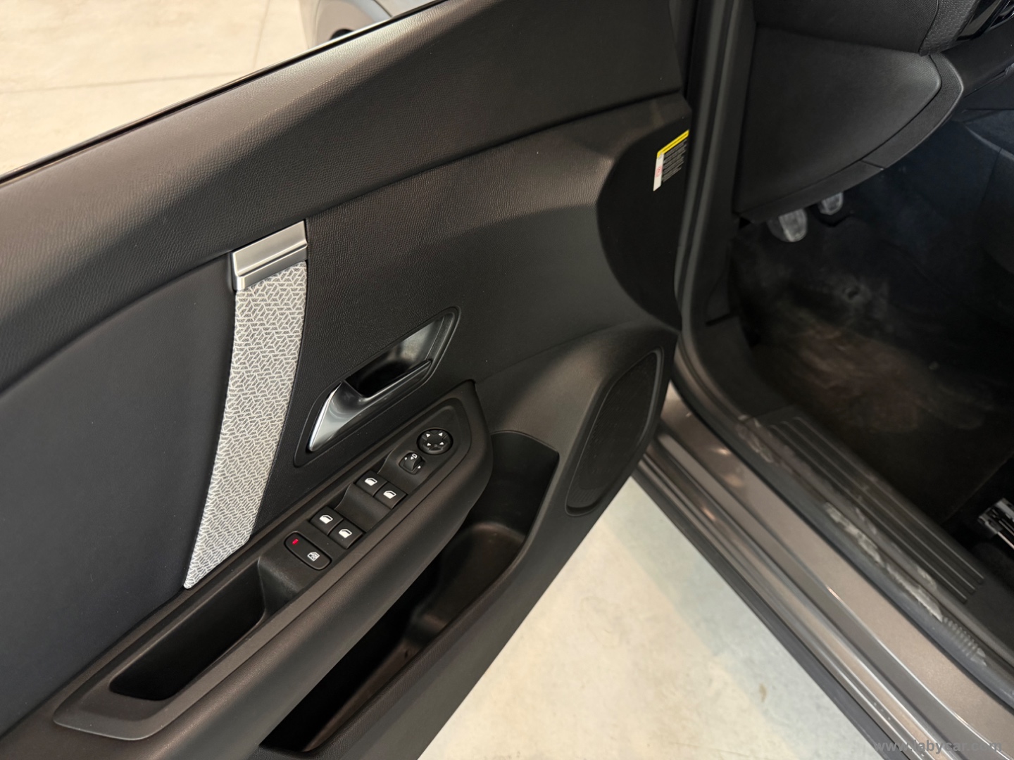 C4 PureTech 130 S&S Shine - immagine 16