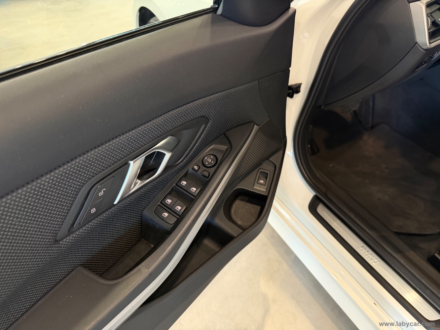 316d 48V Touring Msport - immagine 16
