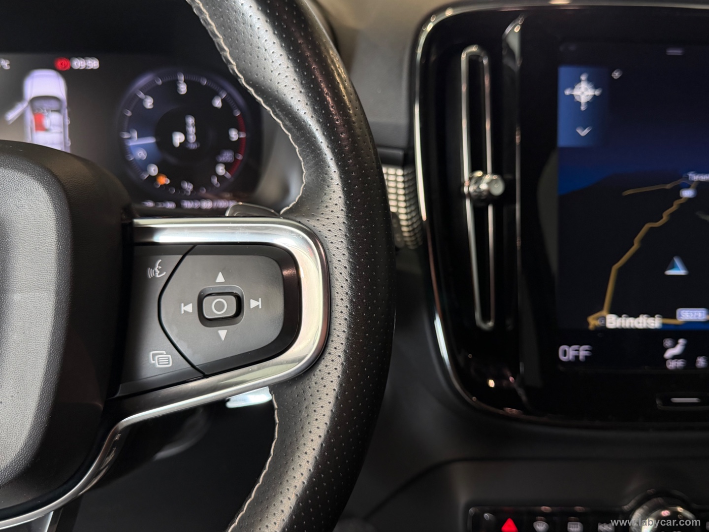XC40 D3 Geartronic R-design - immagine 16