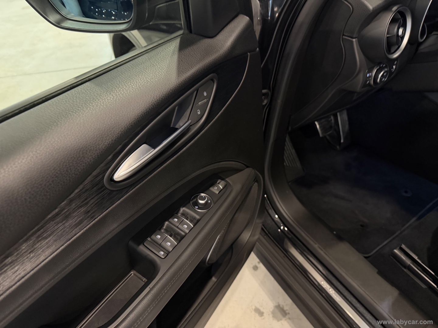 Stelvio 2.2 T.d. 190 CV AT8 Q4 Sup. Bus. - immagine 16
