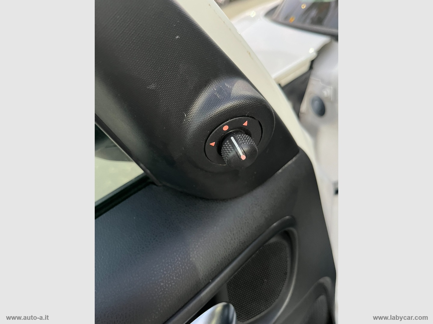 500L 1.3 MJT 95 CV Pop Star - immagine 16