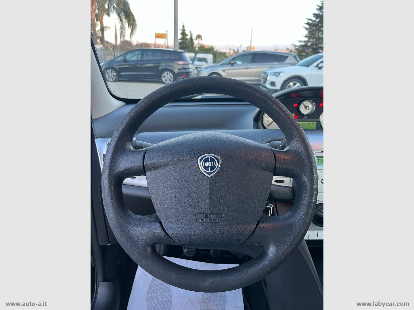 Ypsilon 1.2 69 CV Platinum - immagine 16