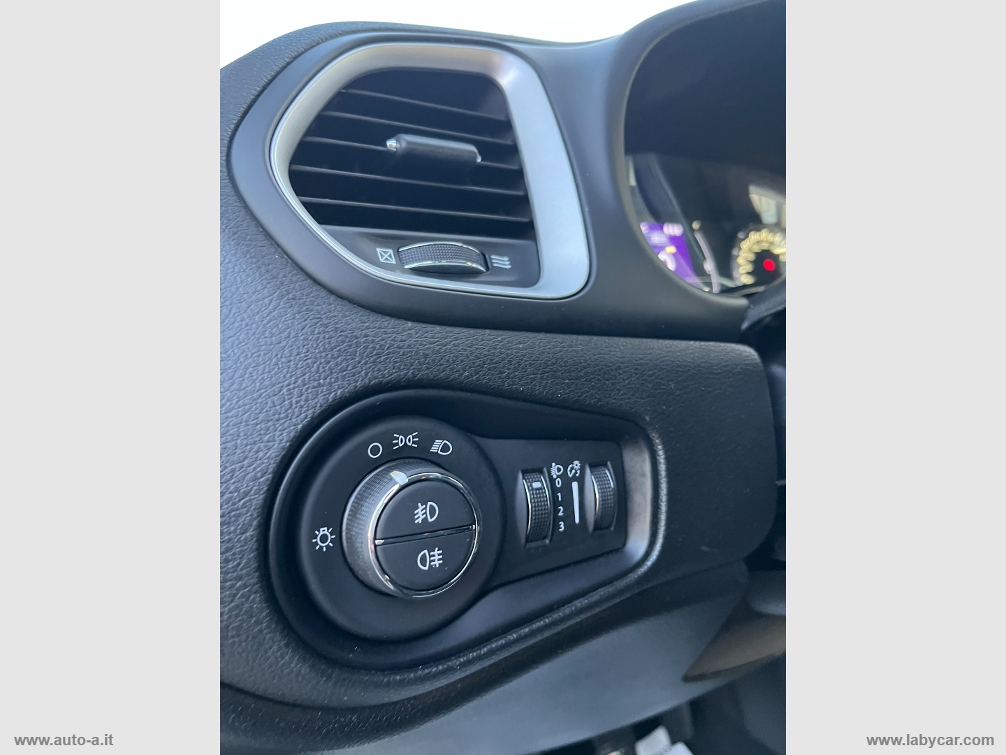 Renegade 1.6 Mjt 120CV Longitude - immagine 16