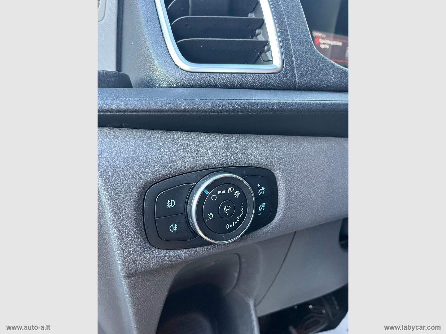 TRANSIT CUSTOM 2.0 TDCI 170 CV TITANIUM 5 POSTI - immagine 16